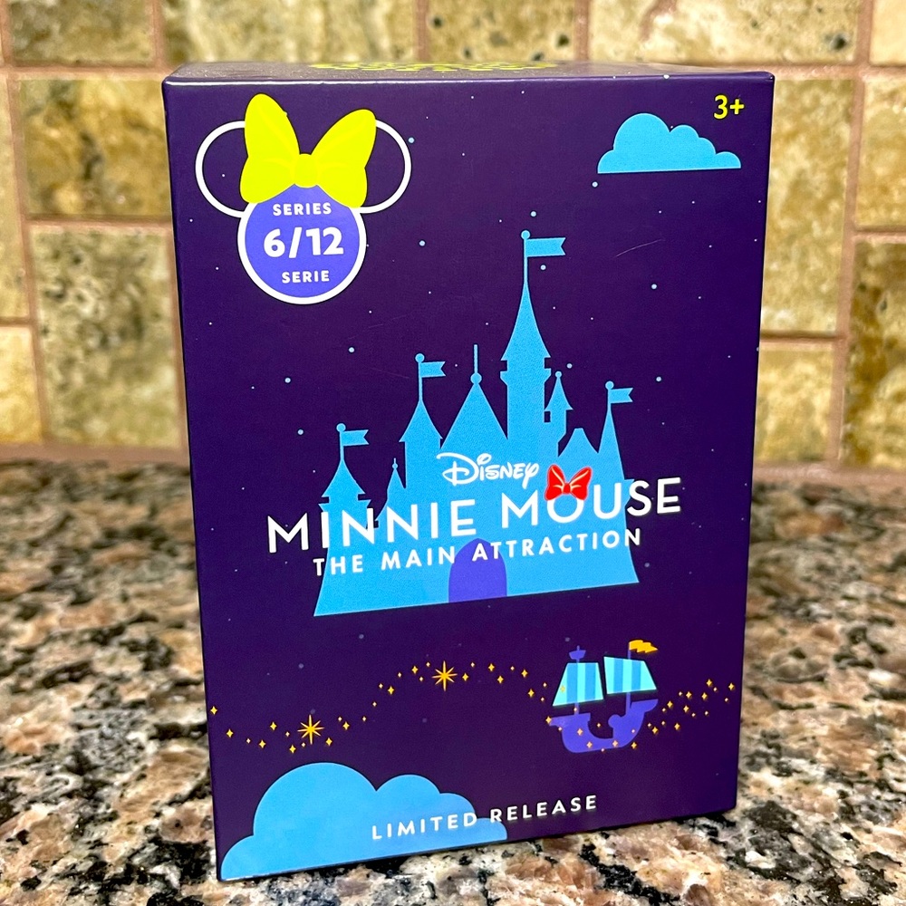 Disney Minnie Mouse Main Attraction Peter Pan MagicBand Series 6/12